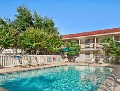 Baymont Inn and Suites Longview