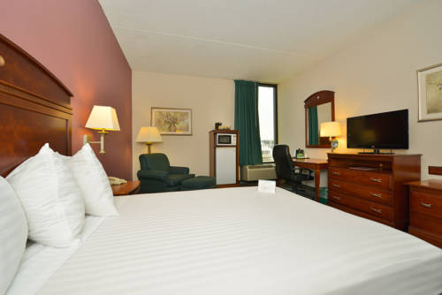 Greenstay Hotel & Suites